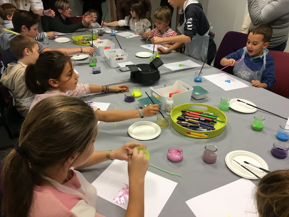Marine_Scheffer's tweet photo. Plus que des mots pour rappeler l'importance de rentrer chez soi chaque soir en bonne santé ! Merci à la jeune génération et aux parents/collaborateurs @suezFR pour cette belle campagne de sensibilisation artistique !
#Play4security #safetyalways @BenoitBiret https://t.co/9Bg7D58ApC