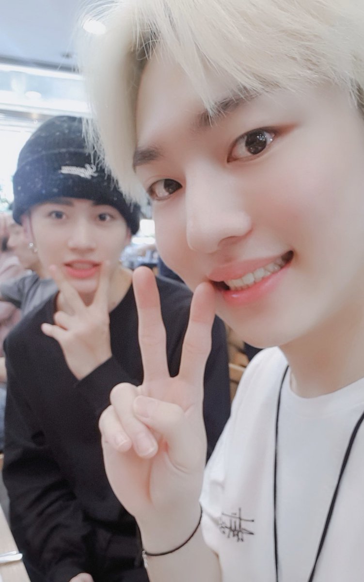 CUBE_PTG's tweet image. [#키노] 나에게 너무 소중한 우리 형 마이럽 마이 옌안 울 예난이형의 생일입니다!!!!!!! 우리 유니버스 온 우주의 기운을 모아서 우리 옌안이형 행복한 생일 보낼 수 있게 저랑 같이 보내줘요!!!!!! 옌안!!!!! 싸라해~~~~~ 해피벌스데이브로💜💜💜💜💜💜💜💜💜