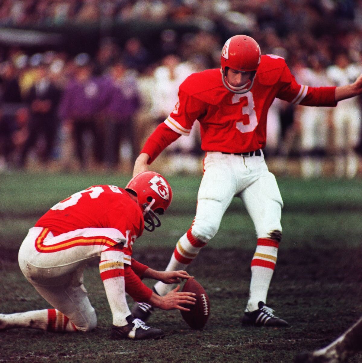 Norwegian kicking great and NFL Hall of Famer Jan Stenerud comes on Golf Underground to talk about how he wound up in America as a ski jumper, the transition to kicking in the NFL, and the similarities between kicking in the great game of golf! Link in Bio!podcasts.apple.com/us/podcast/gol…