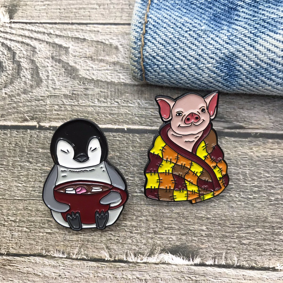 New pins! #enamelpin #enamelpins #shopsmall #ChristmasGift #pig #penguin #pindrop