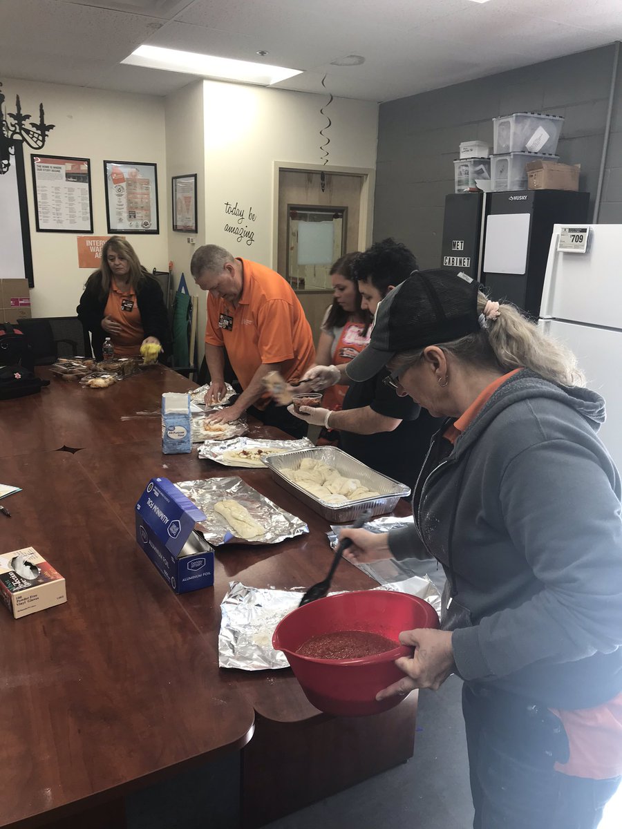 Robert Goss tweet media