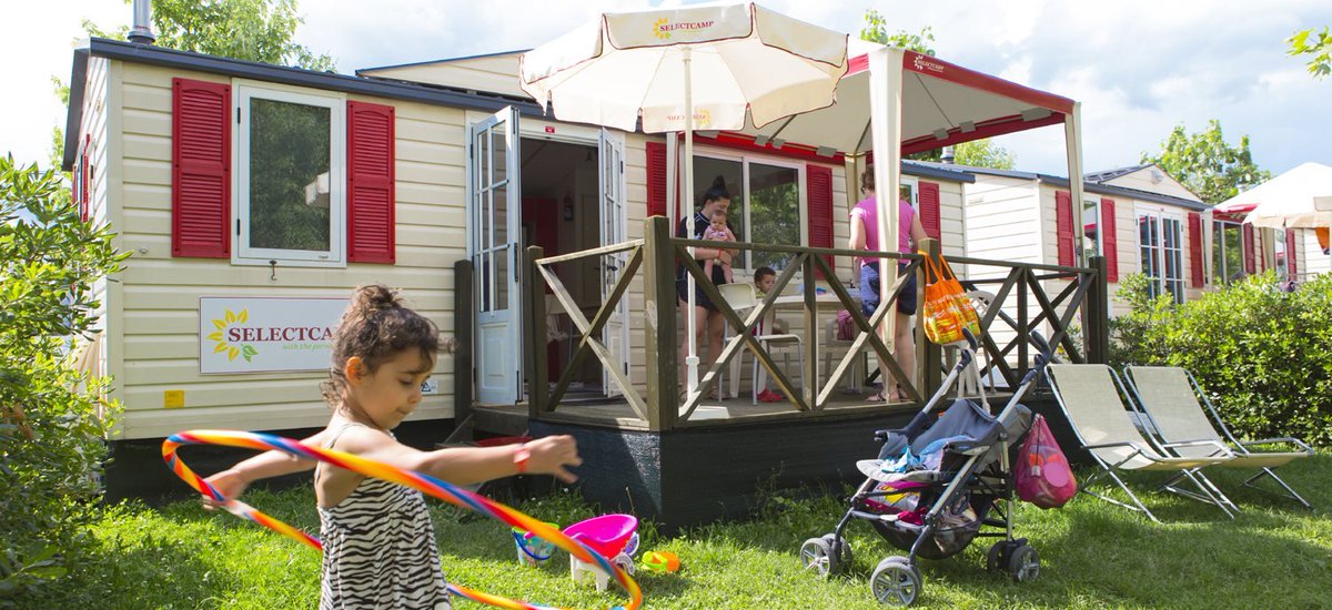 SelectcampCAT's tweet image. Descobreix amb @SelectcampCAT el Mobilhome 🏡 més ampli amb molt luxe 🤩

Un Mobilhome més ampli amb molt luxe. Cuina de disseny italià amb gran nevera i congelador separat. Sembla una casa d'estiu luxosa, amb l'avantatge de la vida de càmping.

selectcamp.com/ca/allotjament…