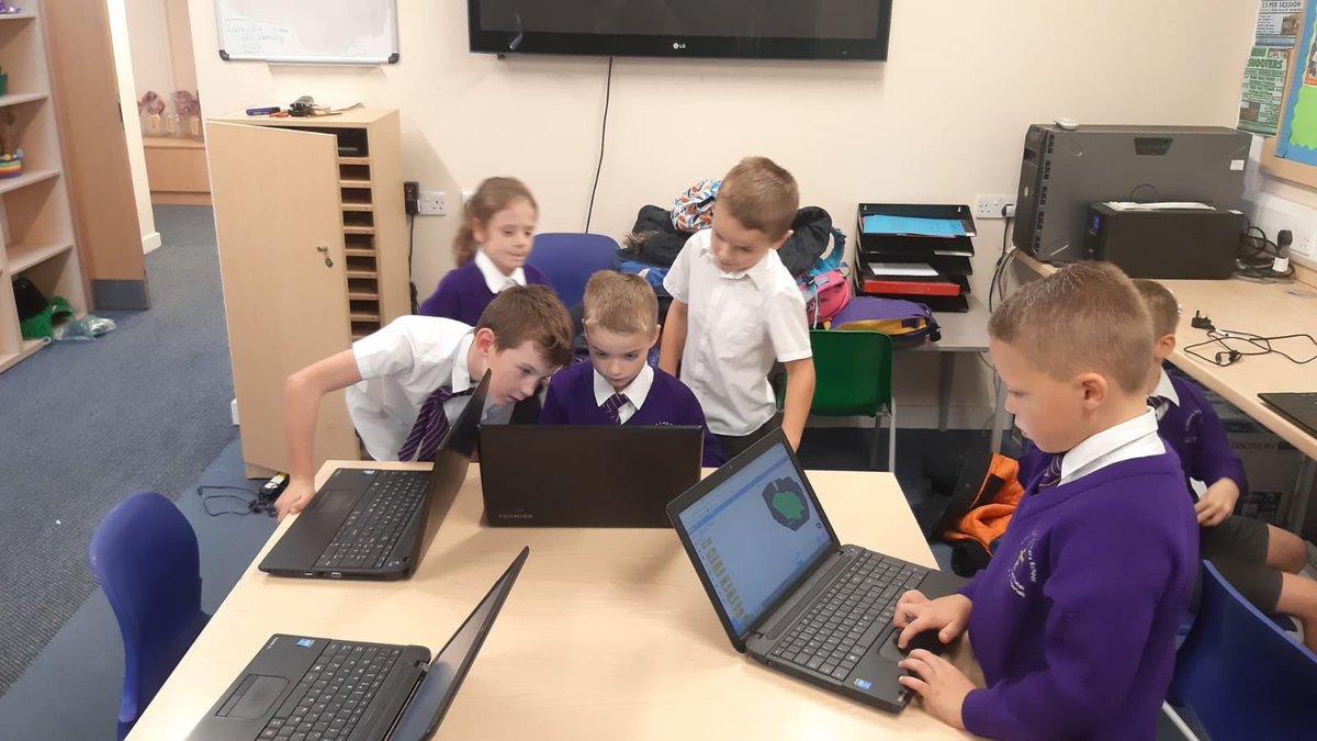 drwalker_s's tweet photo. Scratch coding club is brill! #concentrationfaces #mrevansisthere😂 #computingmatters https://t.co/GocaA6Vw7y