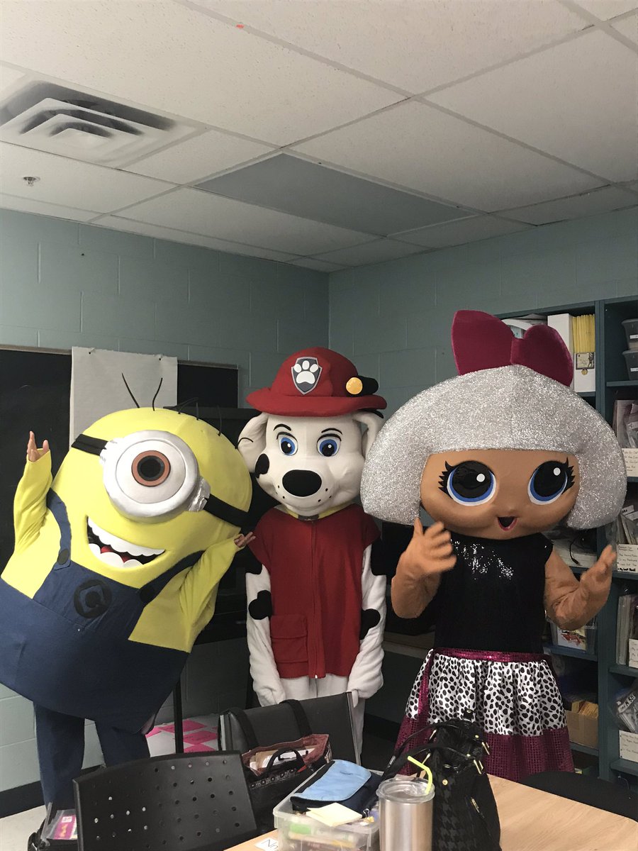 Look who has arrived for our annual Walkathon! Thanks, Fantastic Fathers, for sending your friends! <a href="/gecdsbpro/">GECDSB PR</a> #WalkandRock