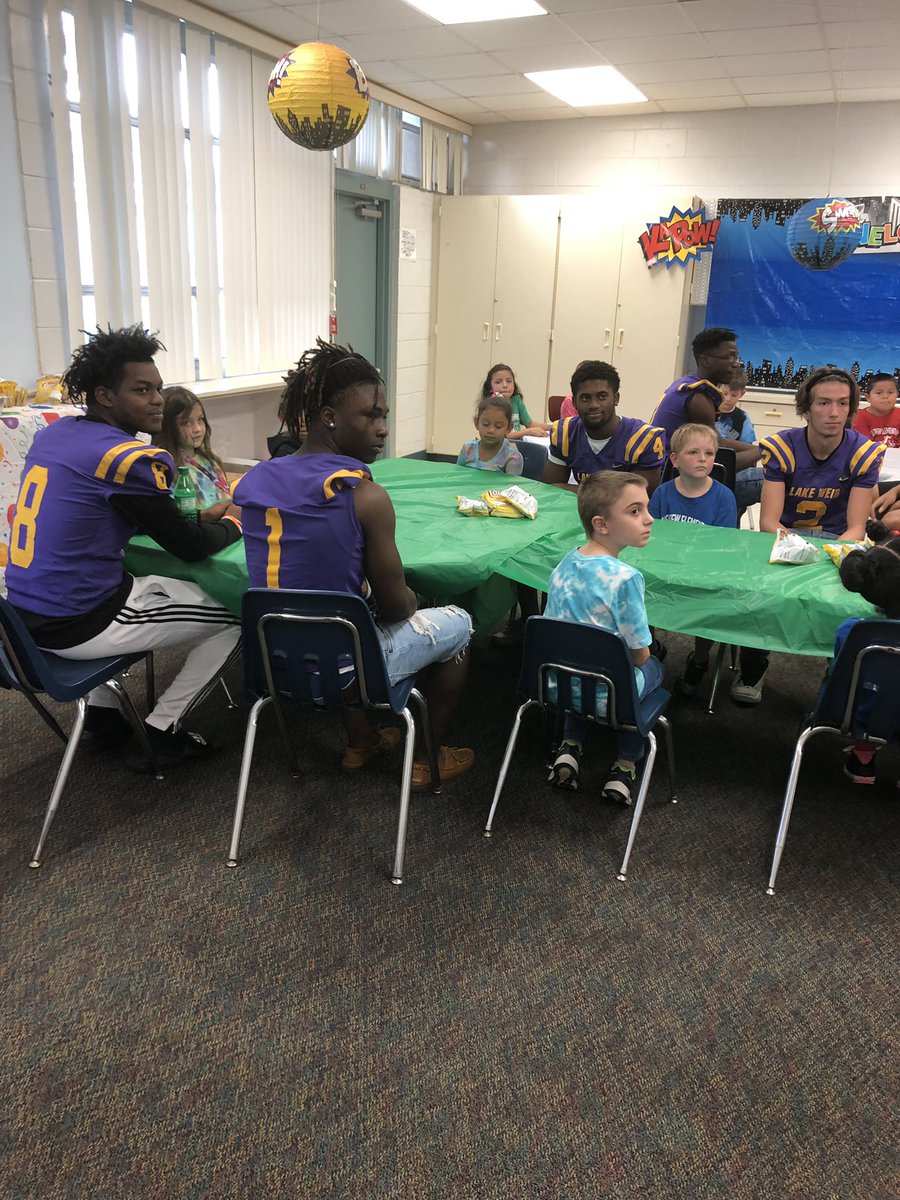 Lindsay Henry tweet media