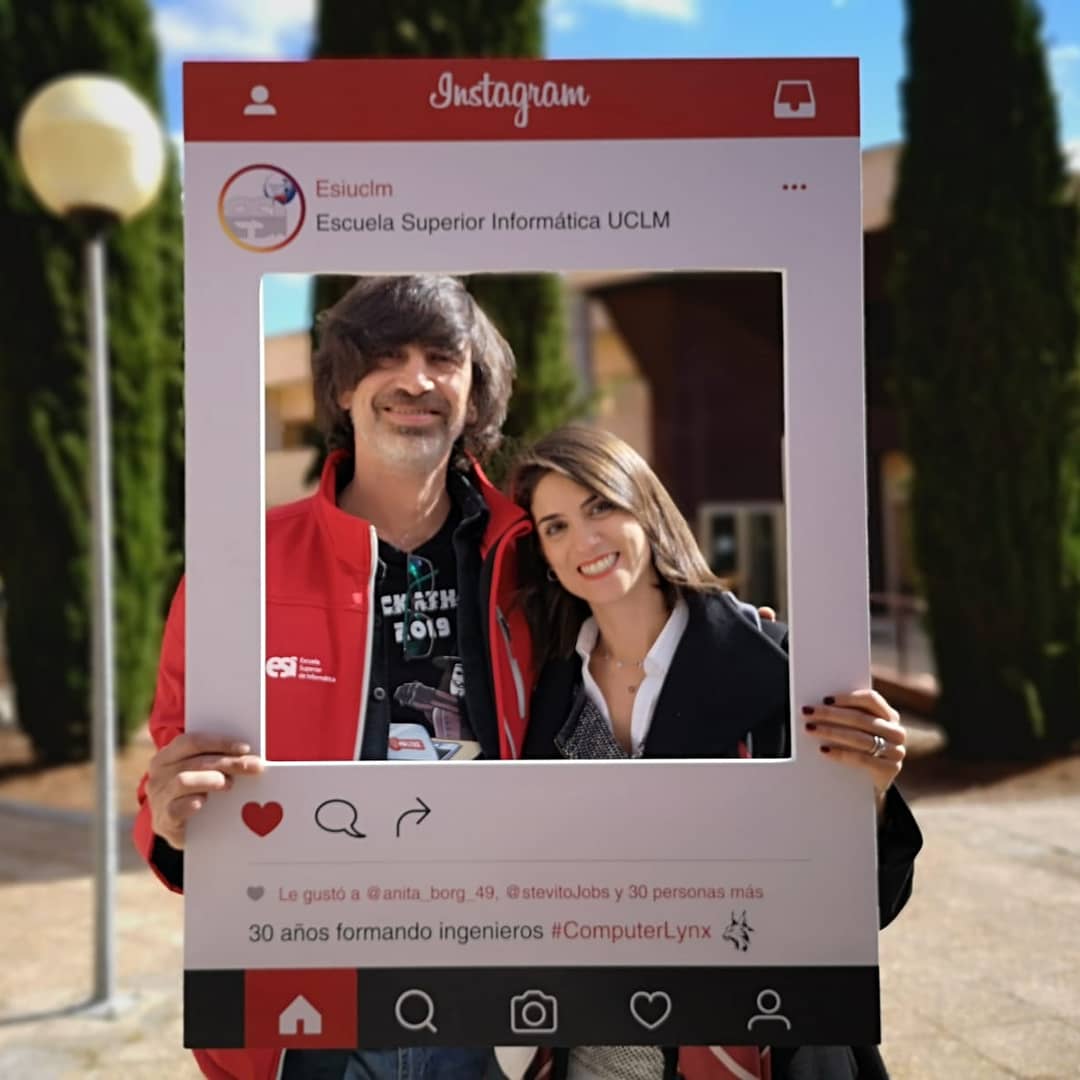 avanttic_lives's tweet photo. PseudoReposteamos a @aula_smact 🤭
・・・
Esta mañana se han entregado los premios de la #HackathonESI, uno de los eventos más esperados de la Semana de #SantaTecla2019. Este año, por 1a vez, patrocinada por #aula_smact. ¡Enhorabuena a todos los premiados! @esiuclm @hackathonesi https://t.co/FNtVSIgimd