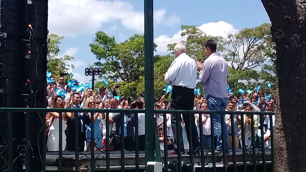 ZonaSur5BSalta's tweet photo. Estamos en la cima del Cerro San Bernardo junto a @RLavagna y @UrtubeyJM para el cierre de campaña de #ConsensoFederal https://t.co/bUFf7OzUmR