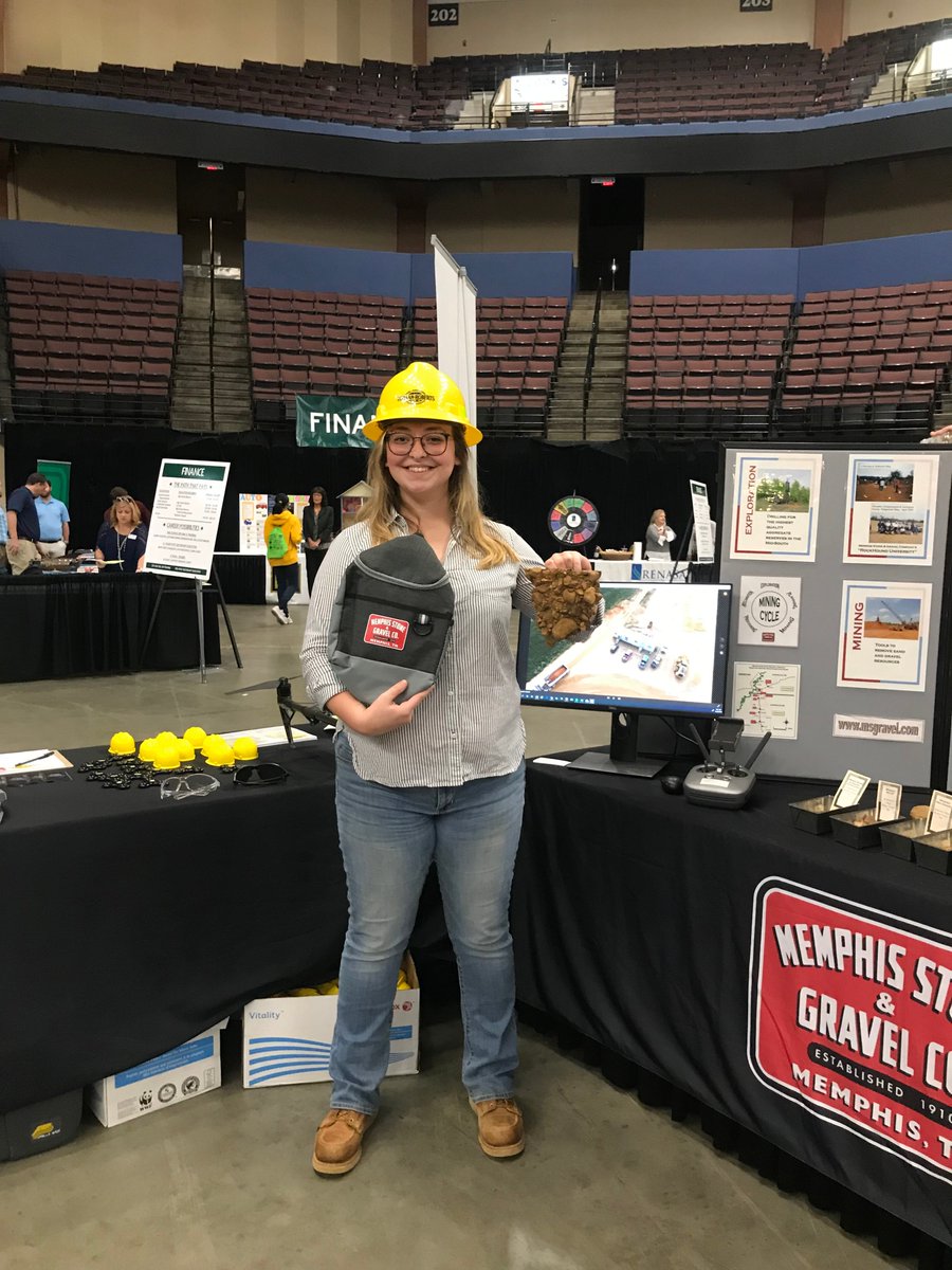 LehmanRoberts's tweet photo. We were proud to be part of the DeSoto #Pathways2Possibilities Career Expo, which was held at @LandersCenter this week. Sponsored by @leaderdesoto, this event is focused on engaging, educating and empowering 8th and 12th-grade students in #DeSotoCounty about career options. https://t.co/LXKD51lItq