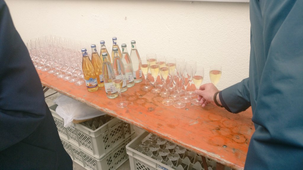 pvmtagung's tweet photo. Im Anschluss an die Tagung #PVM2019 wird sich jetzt auf das Abendprogramm eingestimmt mit einem Besuch bei der Winzergenossenschaft Haltingen. https://t.co/TCfwPxCm2Y