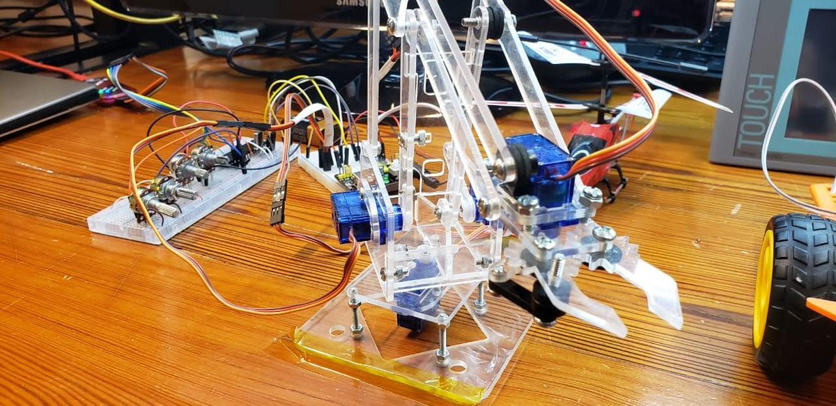 La carrera de #IngenieríaElectrónica en la <a href="/IngeagrariasUCA/">IngeAgrariasUCA</a> se encuentra fuertemente orientada a los CAMPOS de las #telecomunicaciones y del #controlyautomatización de procesos productivos. Tené una entrevista con el Director de la carrera, inscribite en bit.ly/2qFkzJ3
