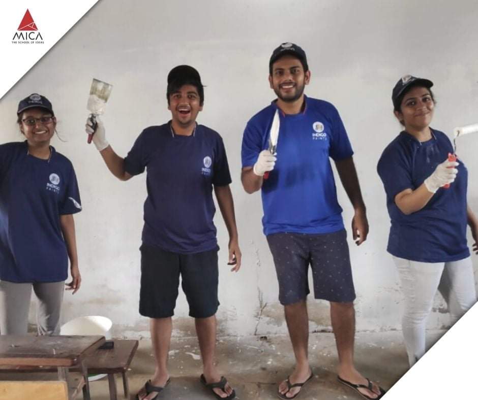 MICA_Ahmedabad's tweet photo. @JagritiMica in association with @indigopaints organised ‘Rang De’ an event at Telav Secondary School. The bare walls of the school were painted with the help of some colours and a whole lot of love! #BeSurprised #LifeAtMICA #rangde https://t.co/h8FeHVoXqs