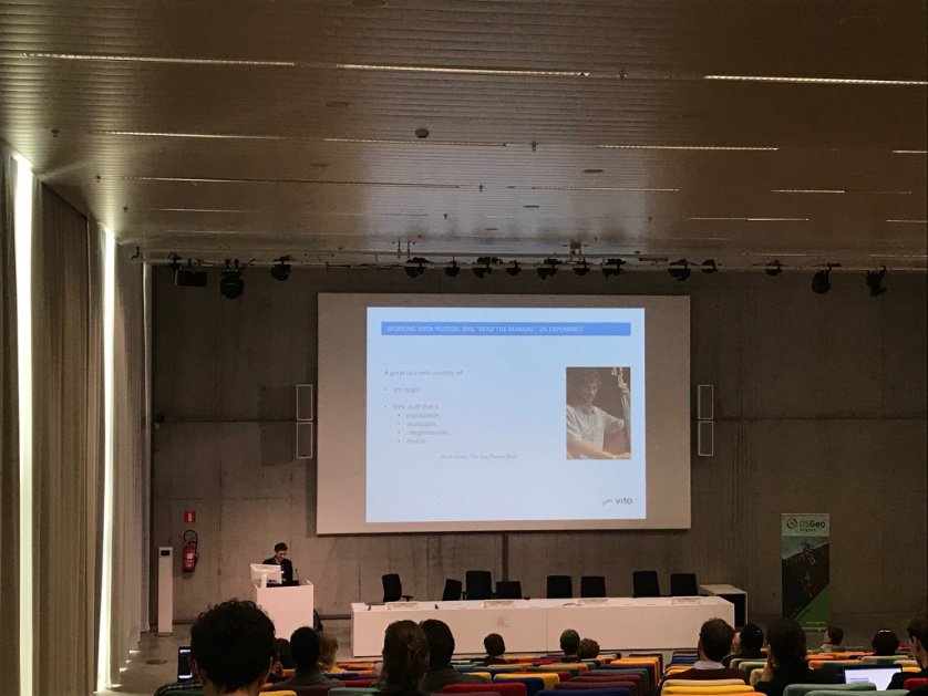 LeonMeulen's tweet image. &quot;Working with @postgis is 99% Read the manual and only 1% experience&quot; Interessante sessie over de toepassingen bij @VITObelgium #foss4gbe
