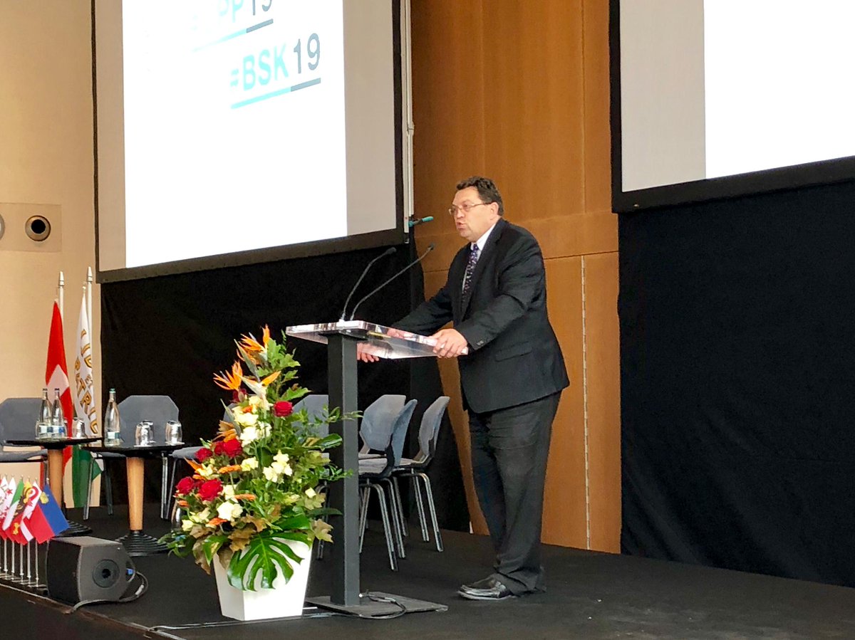 EtatdeVaud's tweet photo. 💬 #CPP19: Ouverture de la troisième et dernière partie de la conférence nationale de la protection de la population par M. Laurent Wehrli, syndic de #Montreux.
#Vaud #protectiondelapopulation #bsk19 @LaurentWehrli https://t.co/ET3NXVW80A