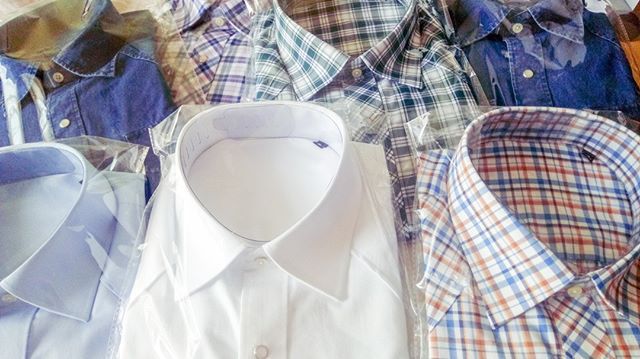 sourcestudioco's tweet image. The shirt is without doubt the most versatile item of clothing. People wear shirts, in an increasingly interesting aray of styles. Formal shirts? Casual shirts? Funky shirts? We do them all. Ask us about the fabrics!
buff.ly/2op45Ua

#shirt #sourcestudio #vietnam #factory