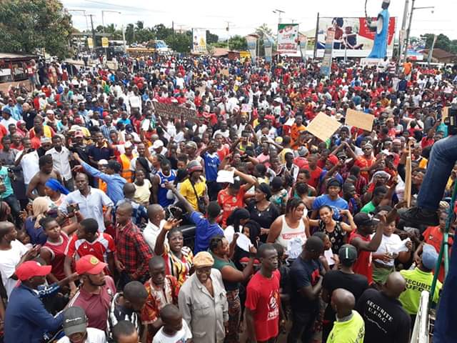machiabel's tweet photo. #GuineaProtest 🇬🇳 : Le respect de certaines valeurs républicaines doit être non négociable, si nous voulons construire une #GUINÉE où il fait bon vivre pour Nous et notre descendance.
Conakry aussi dit #amoulanfé à tout changement constitutionnel! @FNDC_Gn
@Amoulanfe2020 https://t.co/KRQJuAaXFP