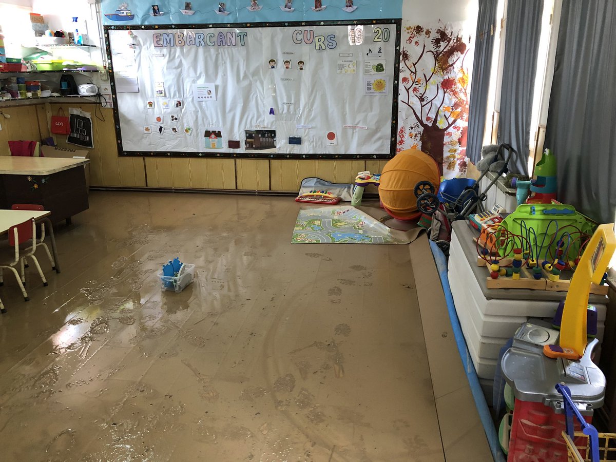 JosepBargallo's tweet photo. Un agraïment immens als ajuntaments, veïns, famílies i professorat que s’han deixat la pell per obrir els centres educatius. A Vinaixa, la llar d’infants l’han reubicada a l’escola @educaciocat https://t.co/gOmnrxqEyj