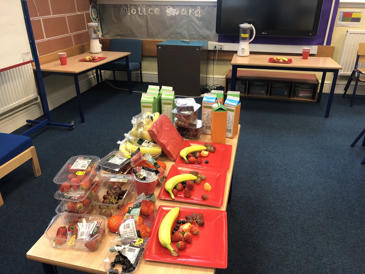 Fruit #smoothie making today @Purlwellschool #healthy 🍏🍎🍐🍊🍋🍌🍓