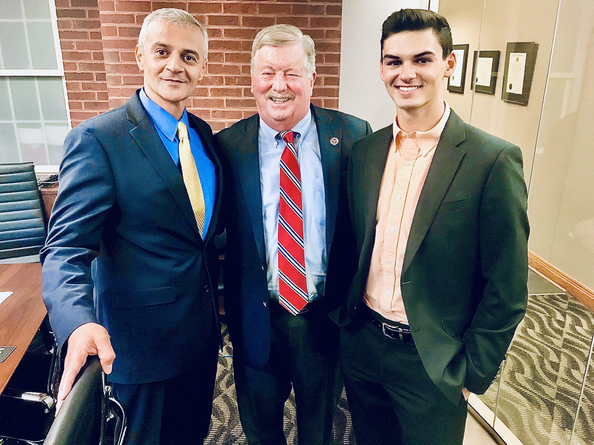 nassar815's tweet photo. Thanks to our outstanding @ltgovmcnally for taking the time to share his wisdom and insight into common sense governance with my son / Jr @UTKnoxville Haslam school of business, Layth Nassar. Folks like our great Lt Governor is the reason why TN is the best example of success. https://t.co/HZ9eycytKi