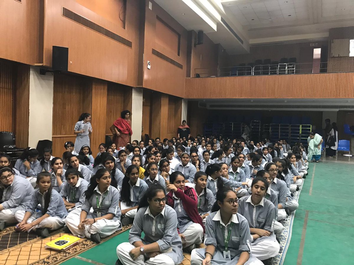IilmInstitute's tweet photo. IILM Center for #EmotionalIntelligence conducted a session on 'EI for #Health, #Happiness & #Success' on Oct. 23, 2019 where 400 #students of Bal Bharti Public School, Pitampura, were familiarized with Mood Meter, RULER #Concept and #positive #emotion regulation.
#IILMCEI #MyIILM https://t.co/qp2pMrfDrl