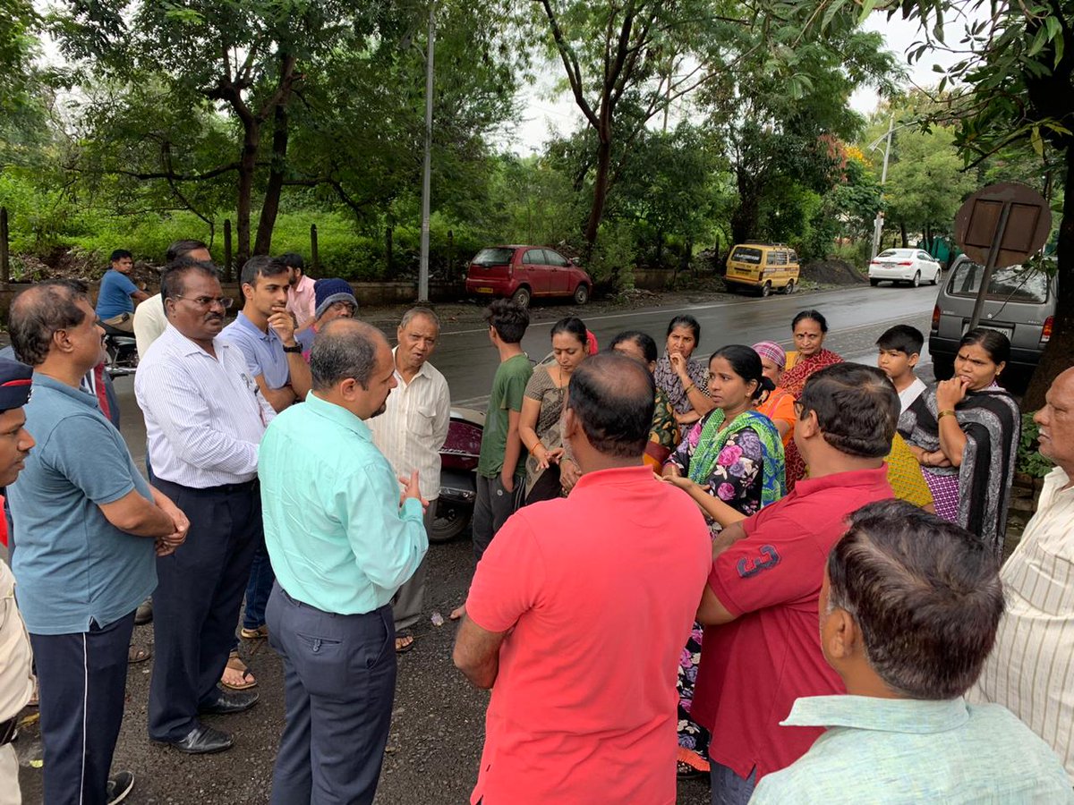 pcmcindiagovin's tweet photo. Citizen's feedback for co-creating solutions to ensure resolution of garbage vulnerable points. Mr Shravan Hardikar, MC & CEO Smart Cities, Mr Poman, https://t.co/uI9i3jJU7Z Smart Cities, Dr. Roy, HOD Health, Mr. Shah, Project Pulse Mr. Mony CTO.
#saynotogarbage #swaachbharat https://t.co/QSUJ2D49fg