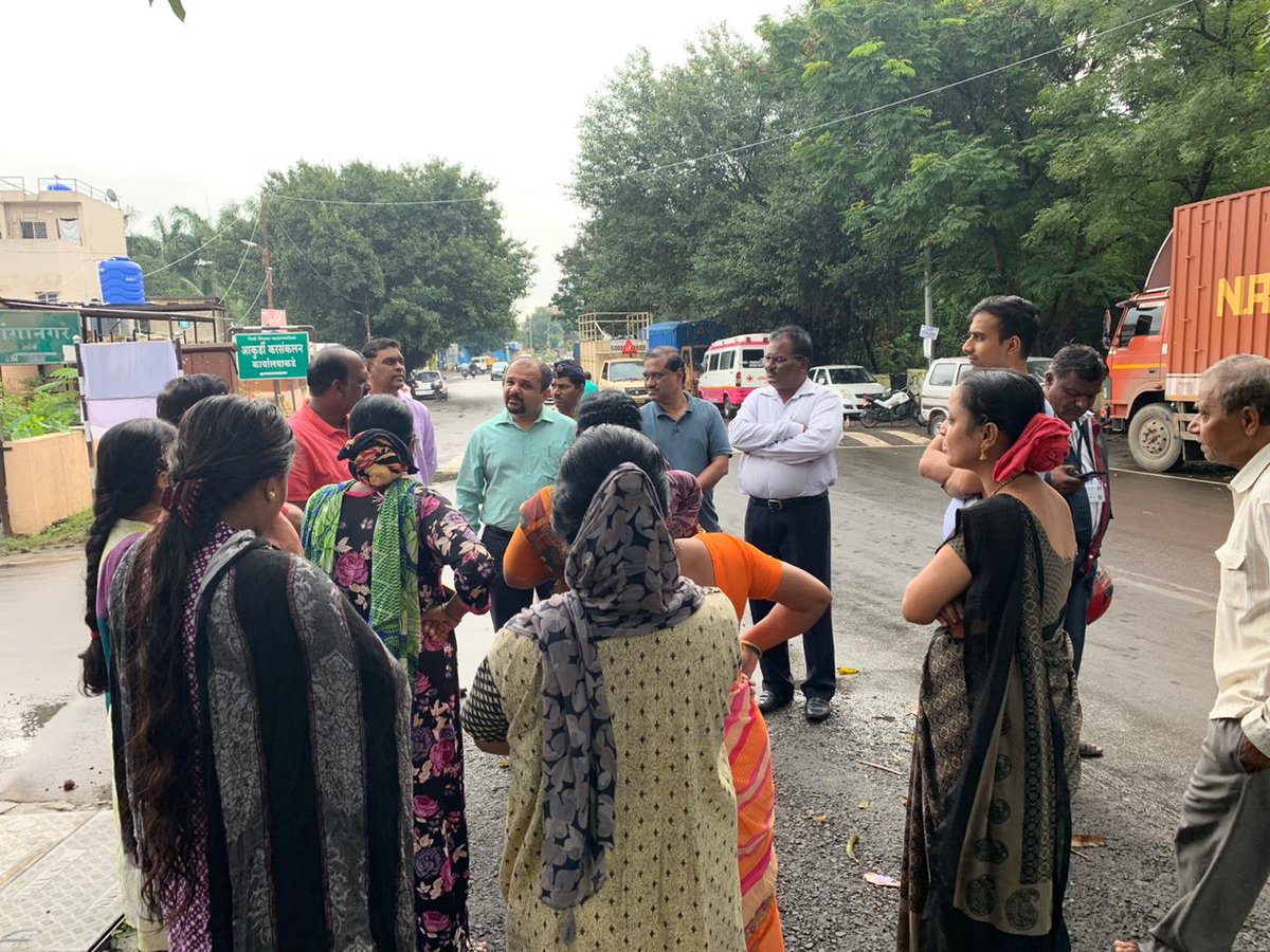 pcmcindiagovin's tweet photo. Citizen's feedback for co-creating solutions to ensure resolution of garbage vulnerable points. Mr Shravan Hardikar, MC & CEO Smart Cities, Mr Poman, https://t.co/uI9i3jJU7Z Smart Cities, Dr. Roy, HOD Health, Mr. Shah, Project Pulse Mr. Mony CTO.
#saynotogarbage #swaachbharat https://t.co/QSUJ2D49fg