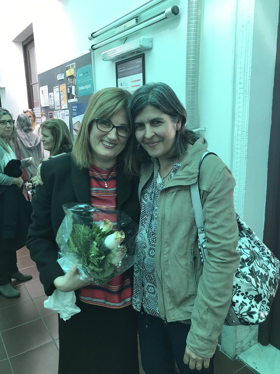 Ayer se concretó mi defensa de tesis. Gracias los investigadores que me ayudaron Federico Navarro, Agustín Aduriz-Bravo, Neus Sanmarti, Pablo Salomón y Melina Furman. A mi tutora la Dra. Silvia Umpiérrez