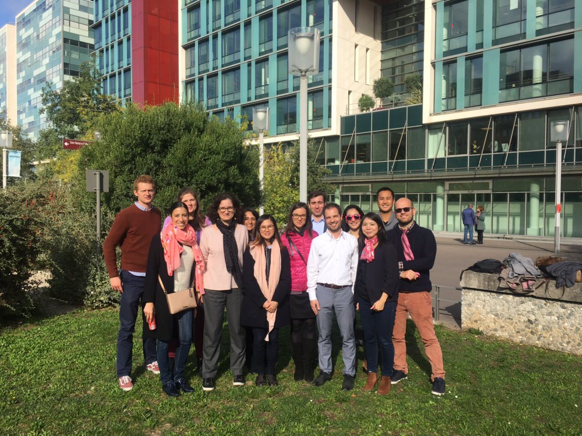 caro_phan's tweet photo. Le centre de compétences OTOP de la DTOA voit la vie en rose pour #AXAOctobreRose &amp; #AXAAtoutCoeur 🎀 ! https://t.co/1NVyzuXCUZ