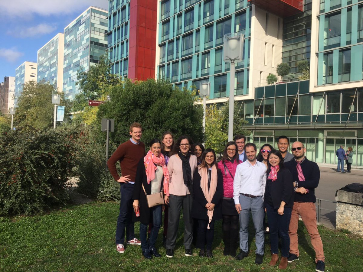 caro_phan's tweet photo. Le centre de compétences OTOP de la DTOA voit la vie en rose pour #AXAOctobreRose &amp; #AXAAtoutCoeur 🎀 ! https://t.co/1NVyzuXCUZ
