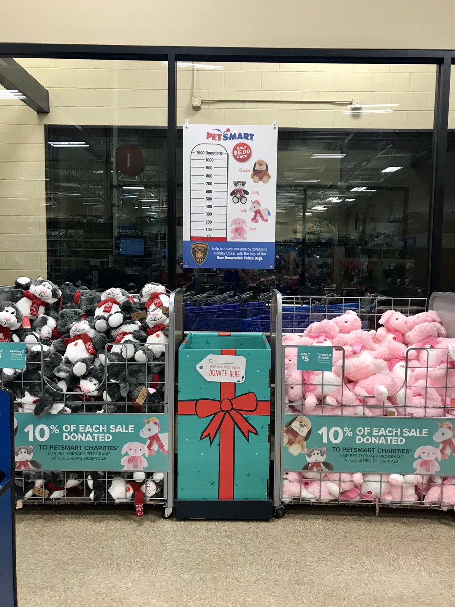 This year we are partnered with New Brunswick police department to help us bring holiday cheer this season! For donating a stuffed animal for only $5 at the register, you can bring happiness and a huge smile to a child in need.
#payitforward #chanceandlucky #holidaycheer