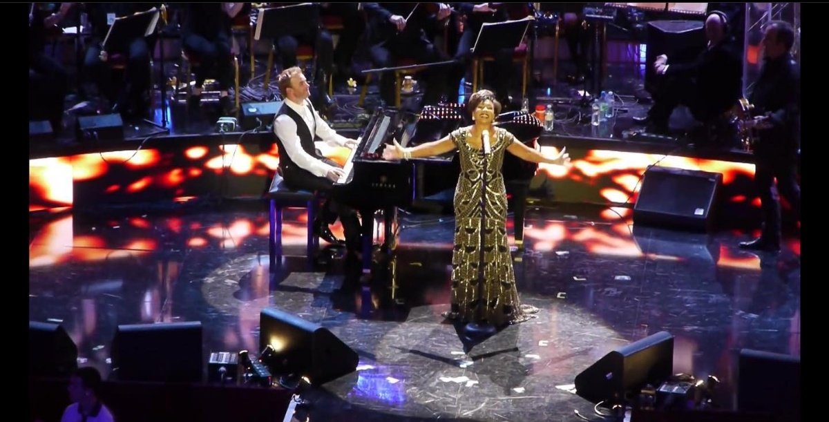 Garyismyhero's tweet photo. @GaryBarlow on #Instagram(- & story) π #theDame #legendary #12thNovember2009 #accompany #ChildrenInNeedRocks #newpost #such #ShirleyBassey #honour
https://t.co/HJzbYSa1jY https://t.co/haw6cE4OCQ