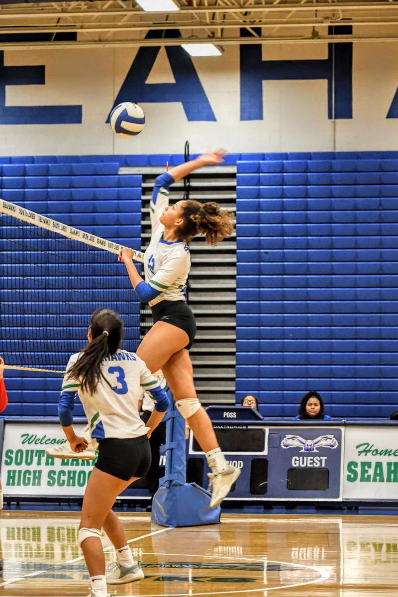 SouthLakesVB's tweet image. 🙌HANDS UP🙌 if your ready for PLAYOFFS!!!!! #SLHSVOLLEYBALL competes in the first round of districts tonight at 7:00 pm at home vs @yhssports @SeahawkSports @SeahawkShoutout @SeahawkBoosters @southlakeshs