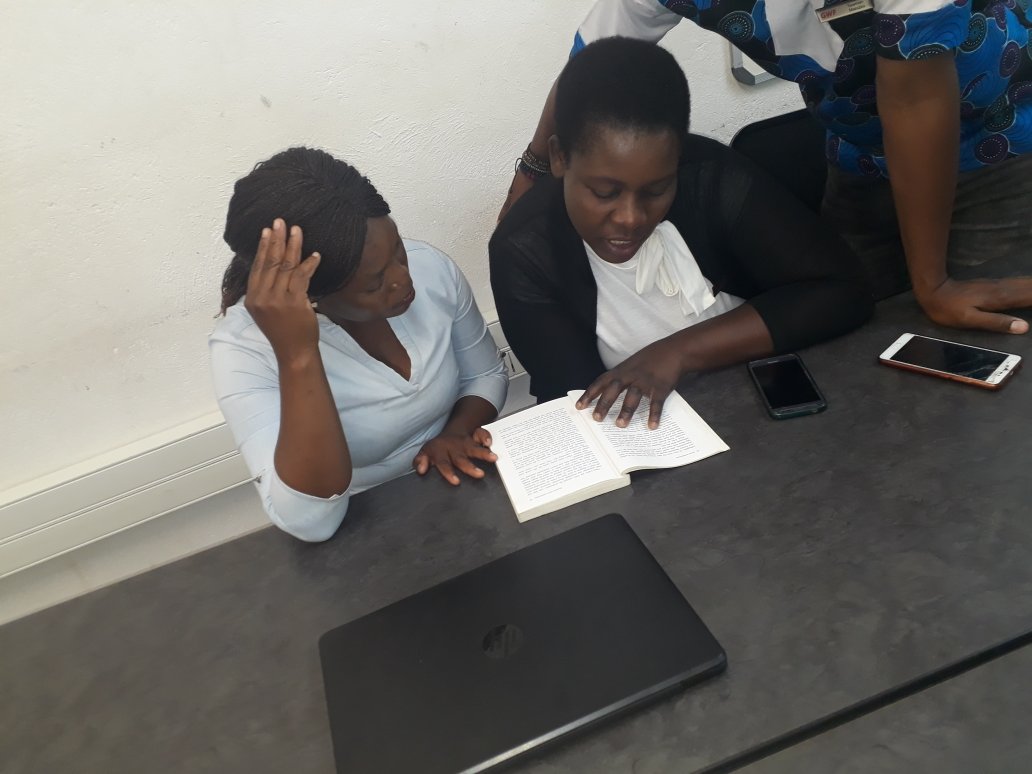 Pearly04281's tweet photo. #OpenLearningAcademy  We dont only help the learner's,we help each other learn as well.The open learning facilitators having their own mini reading circles,I'm so inspired by their dedication in reading. #ReimagineEducation @GwfOnline  @HazyviewDLC https://t.co/avt8Wu2qv6