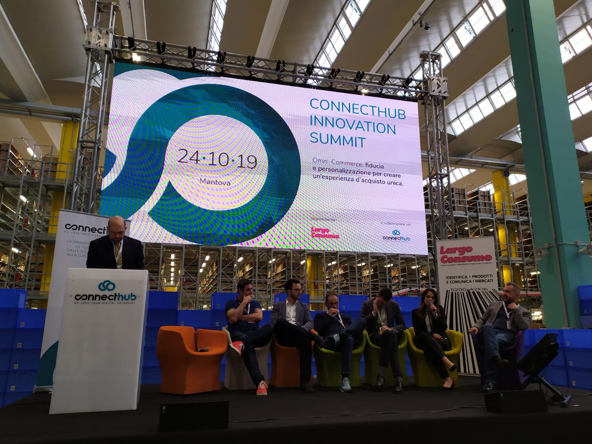 Transactionale_'s tweet photo. ➡️Questa mattina sul palco del @_connecthub_ INNOVATION SUMMIT
Marianna Chillau CEO #Transactionale con i partner dell'evento @4eCom_ : @Competitoor_ e @Qaplait - si parla di Omni-Commerce.
#ConnecthubInnovationSummit #4eCom
#omnichannell #innovation #retail https://t.co/PHWo1ZMe52