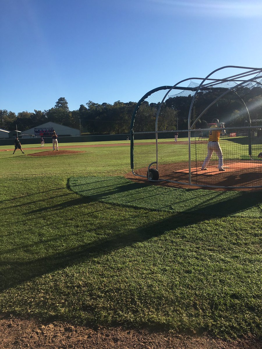 OuachitaBSB's tweet photo. The Purple Team outlasted the Yellow Team 6-4 in our Fall World Series Preview Game- @josh_salim had 3 hits and @haydenchilders1 blasted a 2 Run HR to lead the charge for the Purple Team...Game 1 of the Series set for Noon on Saturday! #BOM https://t.co/exr3ySNt53