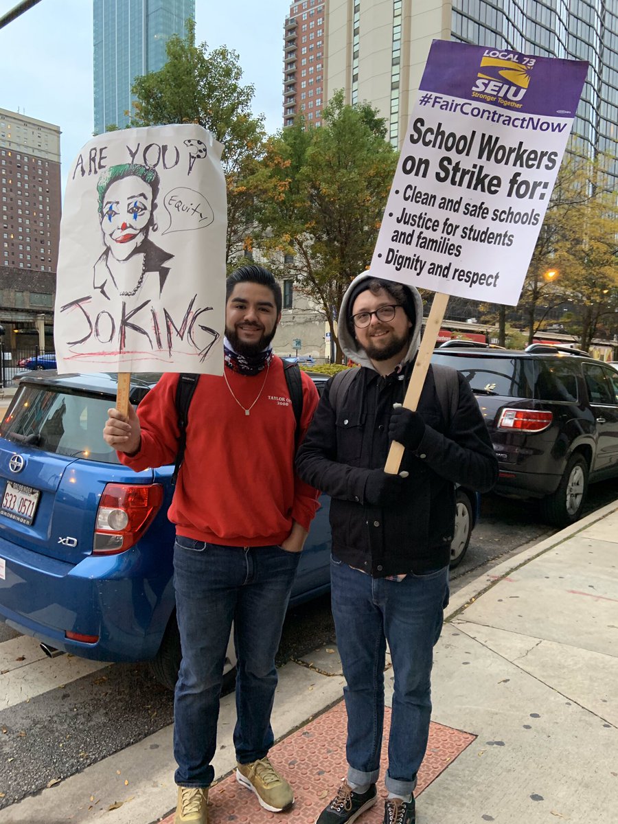 JMLS_NLG's tweet photo. NLG students are supporting @CTULocal1 and @seiu73 this morning on the picket line !!!!!! Support our teachers !!!!! https://t.co/RM1KJcj1Yd