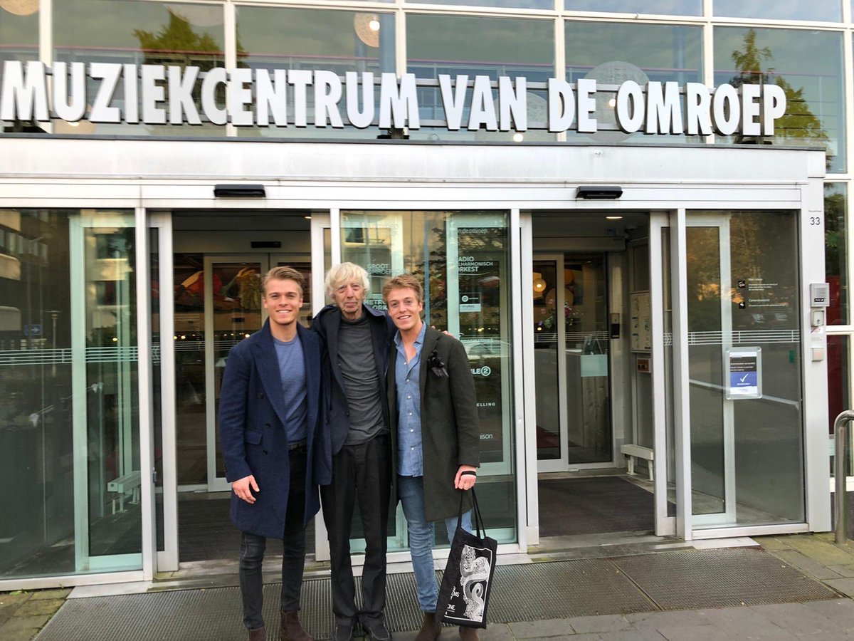 Lucas Arthur Jussen (@jussenofficial) on Twitter photo Ter voorbereiding voor ons concert aanstaande zaterdag in de <a href="/ZaterdagMatinee/">NTR ZaterdagMatinee</a> hebben we gisteren een ontzettend inspirerende repetitie gehad met Reinbert de Leeuw. Voor ons is dit van onschatbare waarde geweest. Ter voorbereiding voor ons concert aanstaande zaterdag in de <a href="/ZaterdagMatinee/">NTR ZaterdagMatinee</a> hebben we gisteren een ontzettend inspirerende repetitie gehad met Reinbert de Leeuw. Voor ons is dit van onschatbare waarde geweest.