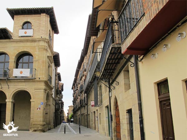 Convocatoria de una bolsa de técnicos de integración social
viana.es/convocatoria-d…