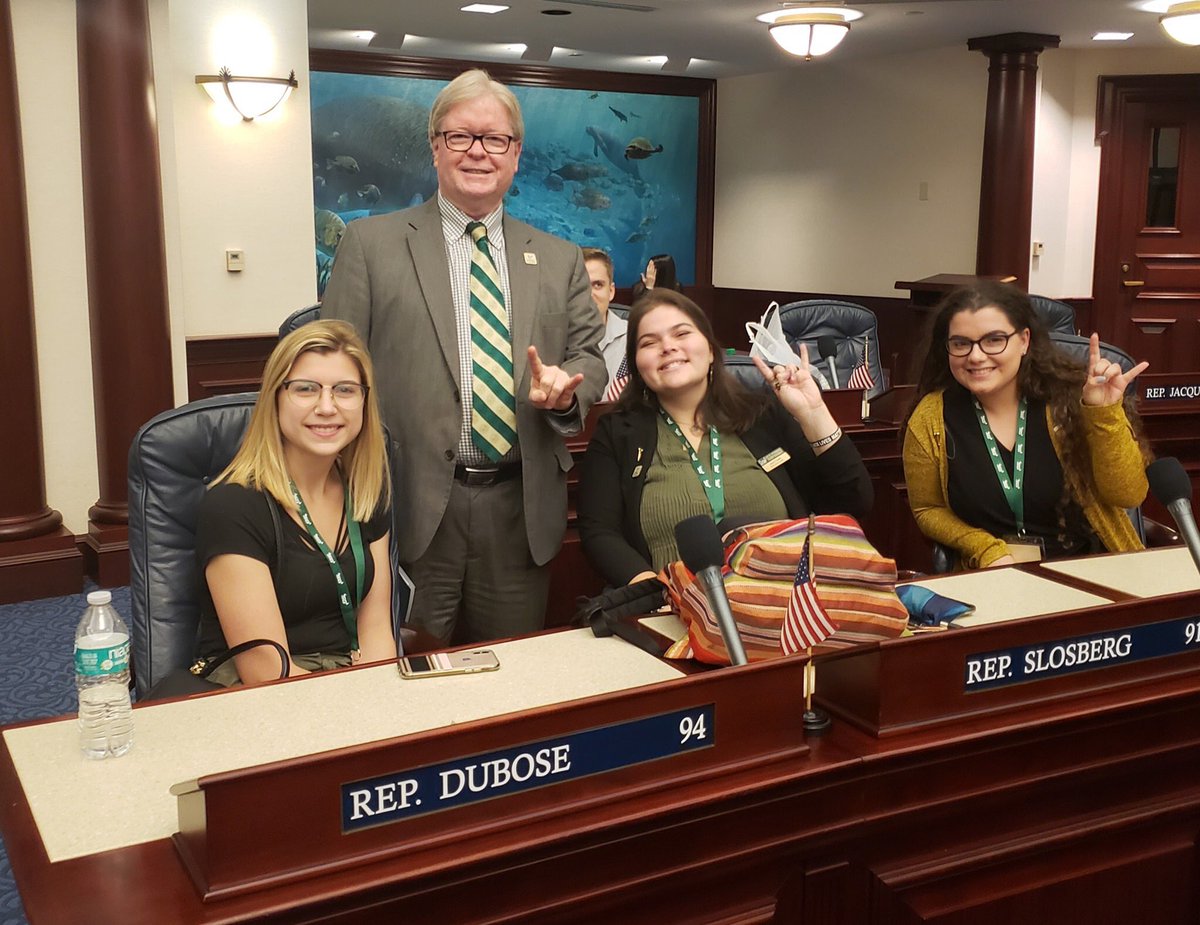 usfsp's tweet photo. Learning about state government, listening to esteemed alumni and representing our university at USF Day at the Capitol. Go Bulls! ๐ค๐บ๐ธ #USFDATC https://t.co/osHz374fsO