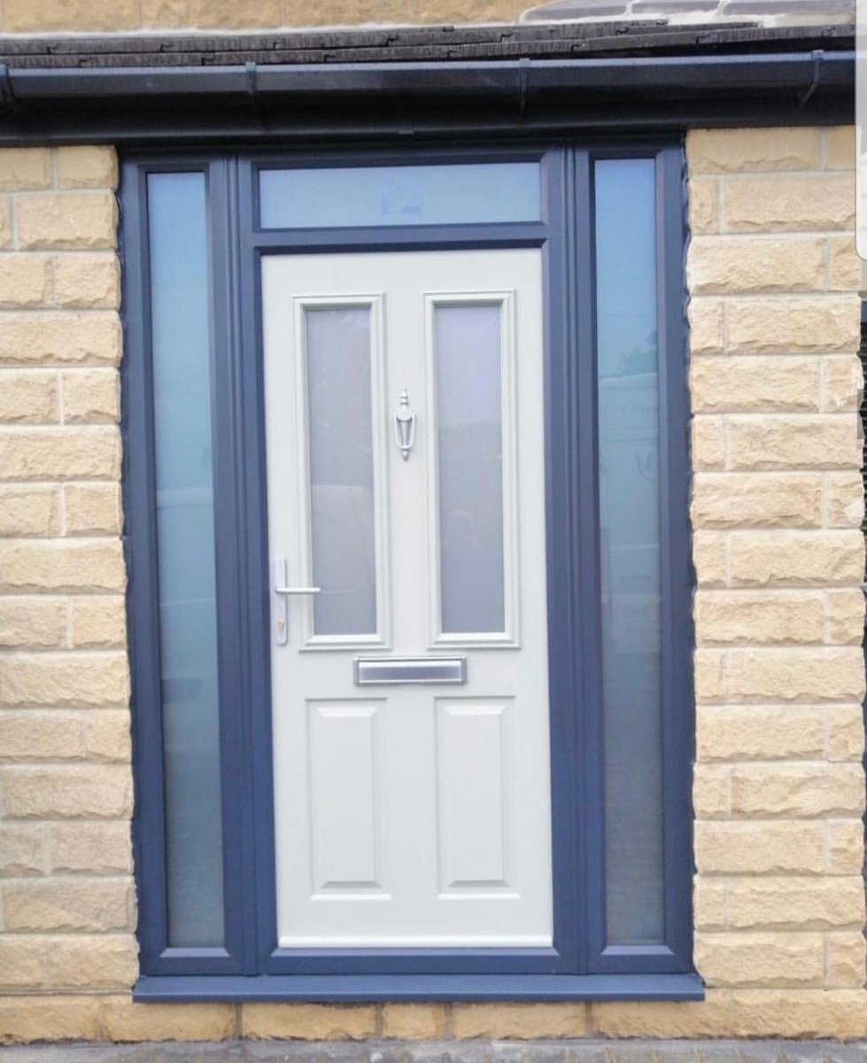 Painswick colour composite door with anthracite grey frame. Call us today for a quote 01274 753700.
#allabouttradewindows #windows #doors #solidor #compositedoor #home #trade #yorkshire