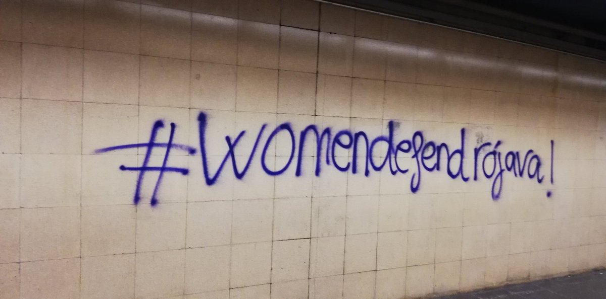 ivanvihe's tweet image. #WomenDefendRojava al Metro de Vallcarca (Barcelona)

Força Rojava. 💔

@aminahekmet estem amb vosaltres #Rojava #RojavaResistance #FeministesAmbRojava