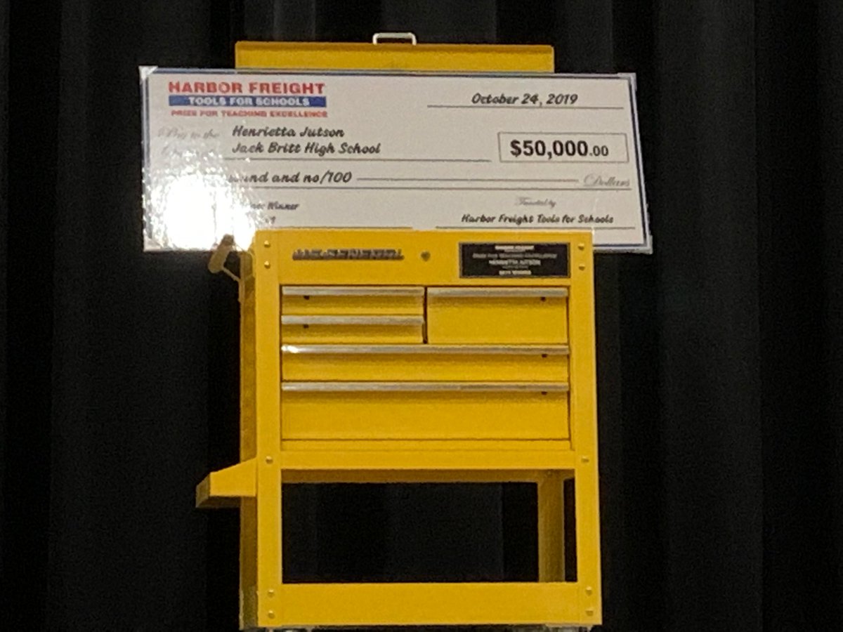 CumberlandCoSch's tweet photo. Thanks, Harbor Freight! Congratulations Ms. Jutson on receiving $50,000 to support programs at Jack Britt High School! #successfulstudents #premierprofessionals #harborfreighttoolsforschools https://t.co/XE7NArC8FE