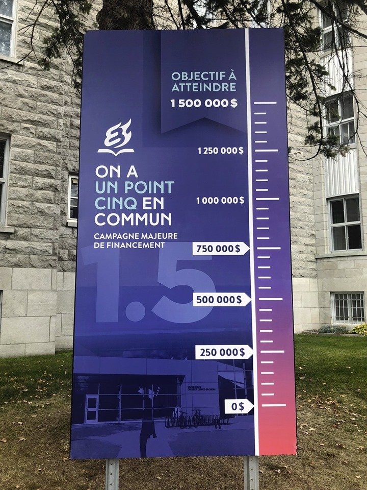 Esther_Blondin's tweet photo. Le thermomètre de l'objectif à atteindre est fièrement affiché devant le Collège.🌡 Nous sommes à 826 456$ d'amassés pour la réalisation des quatre projets d'envergure annoncés. Merci aux membres du cabinet de campagne pour leur grande implication! #monCEB #Lanaudiere https://t.co/gFs28kpJcs