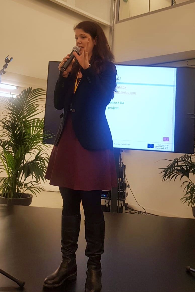 flip2g_project's tweet photo. Presentation of FLIP2G during the knowledge alliances pitch session. Thanks #EBForum for giving us the platform and to the audience for some very interesting questions and exchanges #flip2g #ErasmusPlus https://t.co/2zQ2yX6vj9