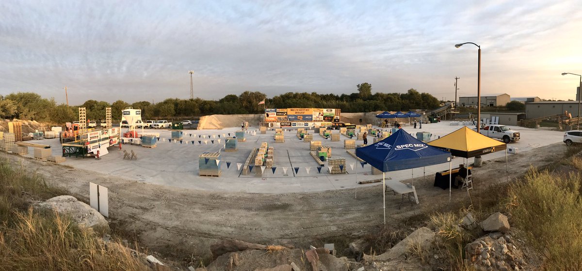 carson_wann's tweet photo. Good Morning San Antonio! Are you ready for some mudslinging? @SPECMIX #smbl500 https://t.co/pfbg9j6vQv