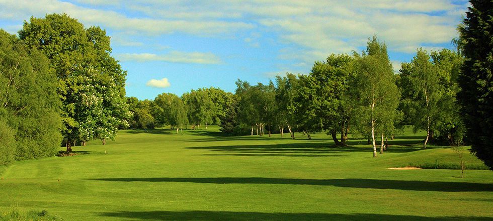 Great Reasons To Play Winter Golf ⛳ - you’ll find some fantastic offers online over the coming months and if it’s raining hard, we’ll be happy to move your booking to another day which makes it risk free! Book now ➡️ bit.ly/LingdaleGCteet…