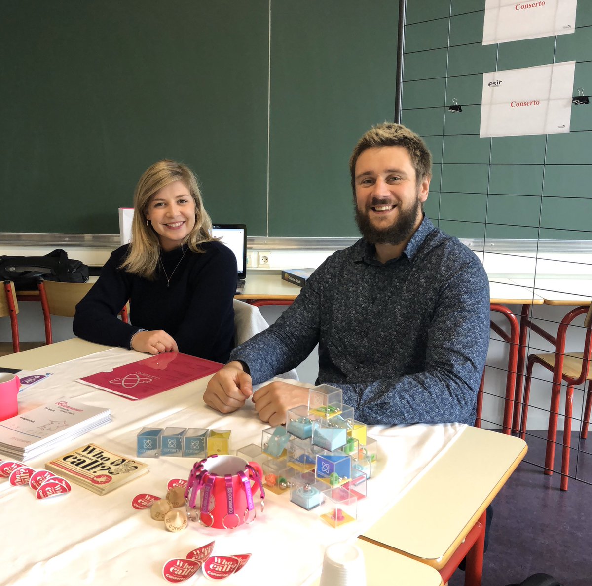 ML_Conserto's tweet photo. #ForumEmploi 👨‍🎓 | @_Conserto part à la rencontre des étudiants de @ecoleESIR aujourdh’hui pour échanger sur le métier d’ingénieur, promouvoir nos offres de stage et la féerie consertienne 🚀 

👉 Venez nombreux ! On a des M&amp;Ms 🙊 

#PositiveTechnologie #Rennes #JobDating https://t.co/4NV4YMhskR