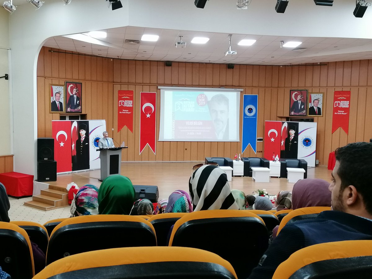 Vejdi BİLGİN ’’Bireylerin Deizme ve Ateizme Geçiş Süreci’’ adlı konferansı ile okuyucularıyla buluştu. 
#batmankitapfuarı