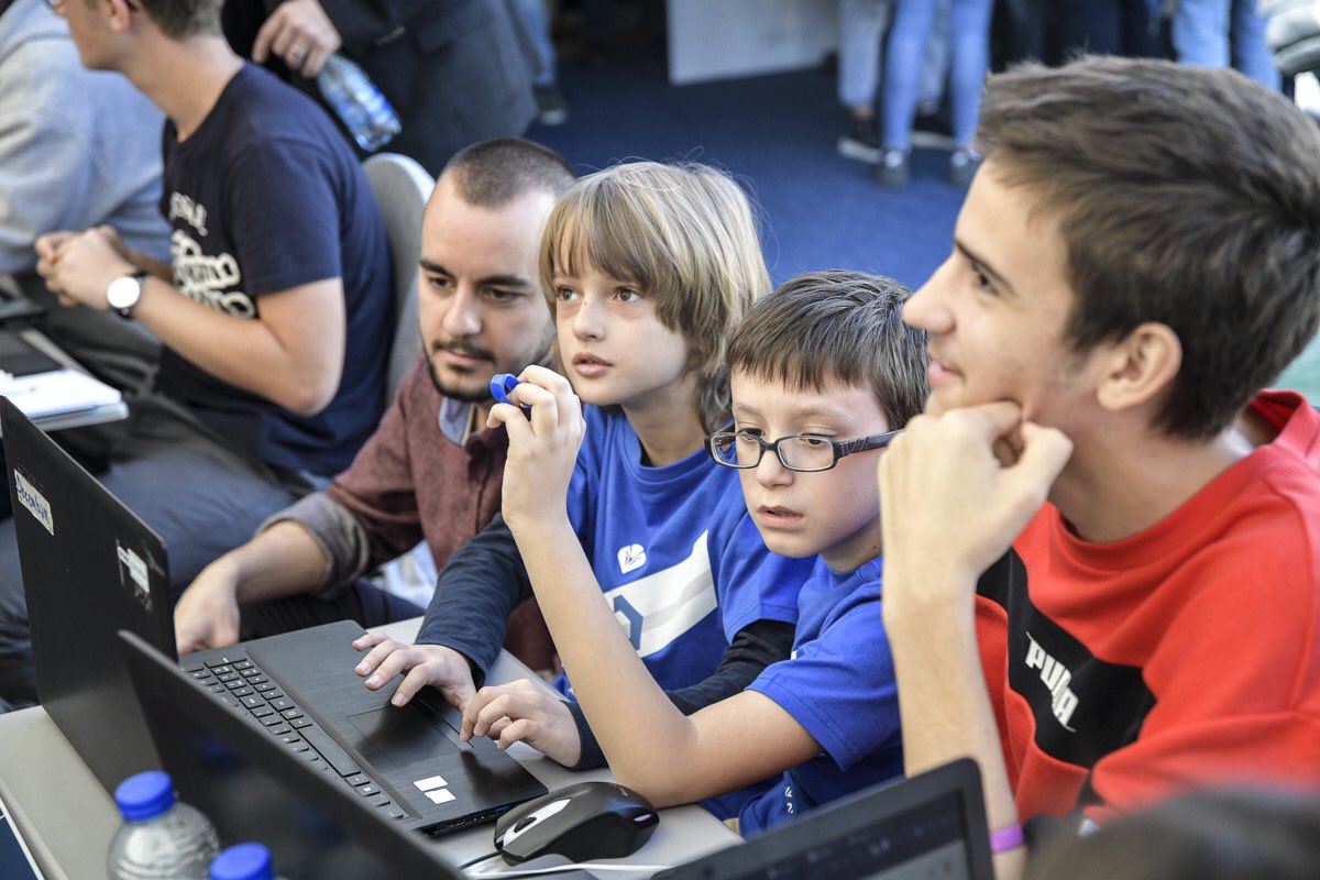 STIKK_KS's tweet image. German Ambassador Christian Heldt meeting with kids and @KosICT staff @GermanAmbKOS #kosict #stikk
