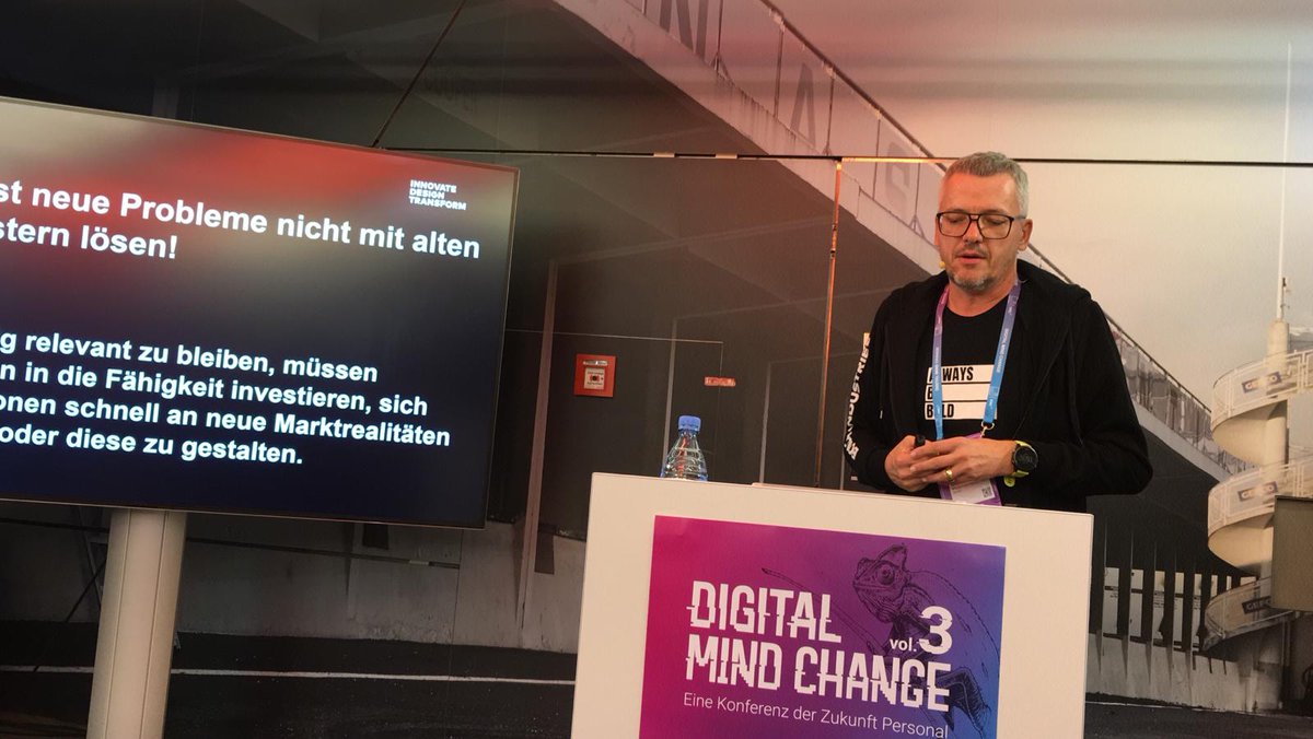 BOLDLYGO_FFM's tweet photo. #Showtime auf dem #DigitalMindChange für unseren #CEO @AndreasJamm - In seinem #Impuls geht es um das Thema "Auf Kommando #agil - Wie bereie ich mich aus einer Absicherungskultur?" #dmc19 #Agilität #NewWork #Digitalisierung https://t.co/N2ODiKJzCe