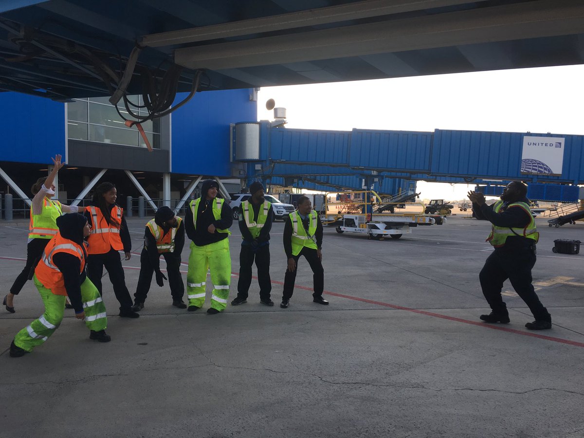 Look at that BACKFIELD! DTW made the DOWN.  1st &amp; 10 thanks to our SPECIAL TEAMS KICKOFF STAR players. We have a winning FIELD POSITION 🏈 ⁦@DtwKaren⁩ ⁦<a href="/weareunited/">We Are United</a>⁩   #BEINGUNITED